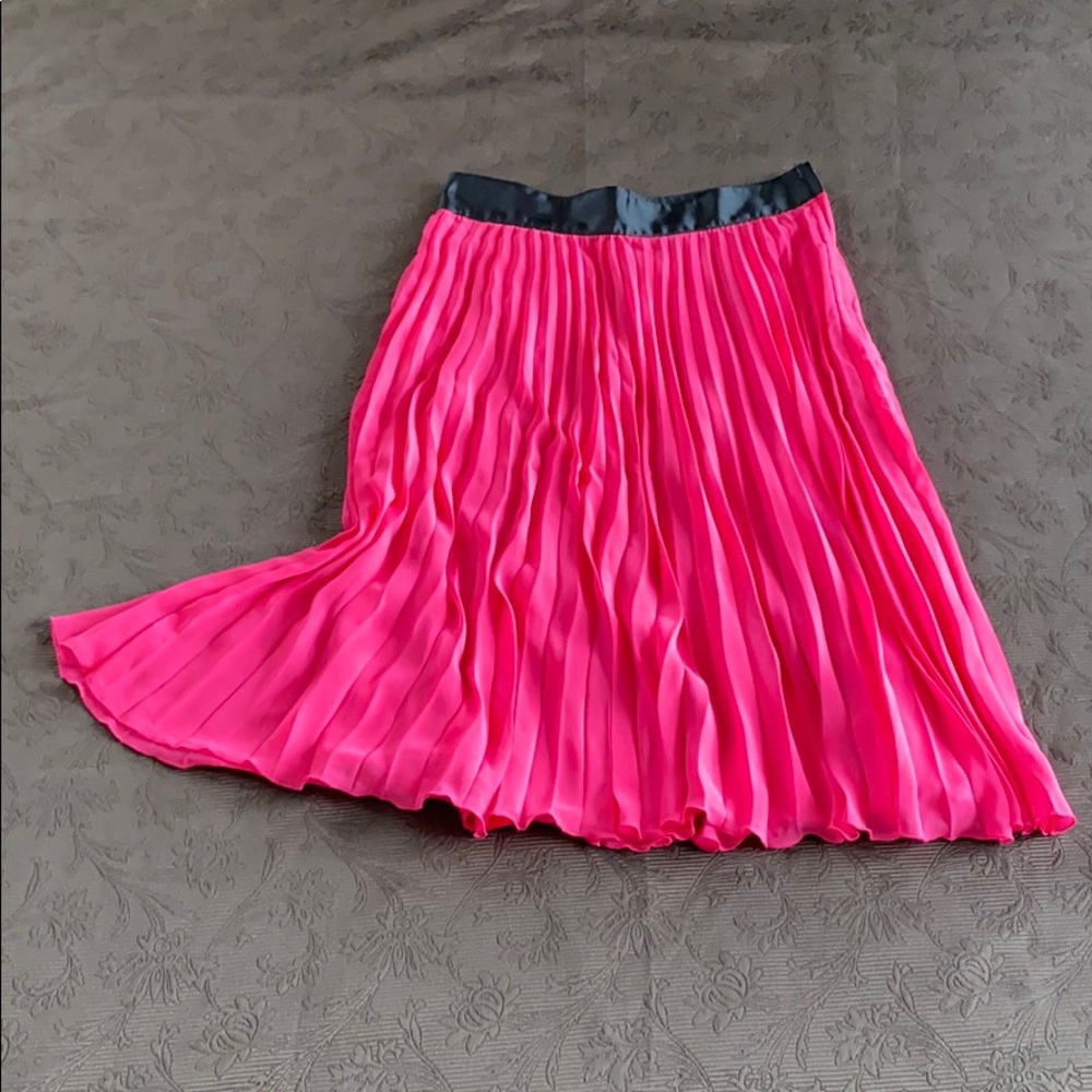 Hot pink pleated skirt